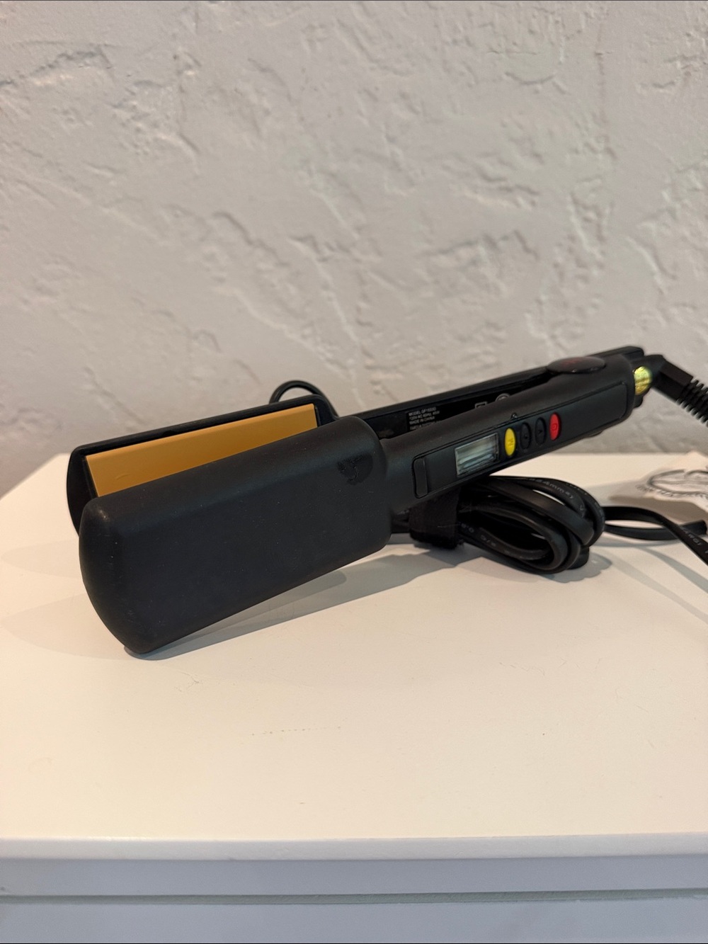 CHI Hair Straightener - wide plates